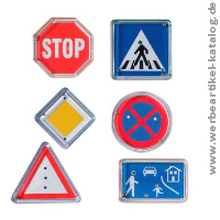 Spielereich die Verkehrszeichen erlernen. Werbertikel Geduldspiele in verschiedenen Formen. 