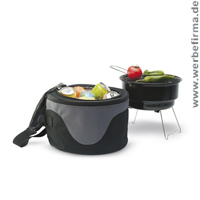 Da steht spontanem Grillen nichts mehr im Weg ! Werbegeschenk Kühltasche, die gleichzeitig einen Grill enthält. Da steht spontanem Grillen nichts mehr im Weg ! Werbegeschenk Kühltasche, die gleichzeitig einen Grill enthält.